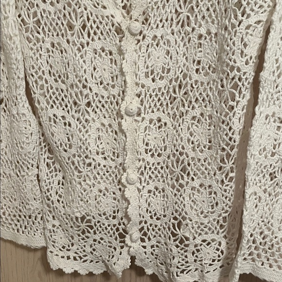 Chic Cream Crochet Cardigan - Picture 3 of 9